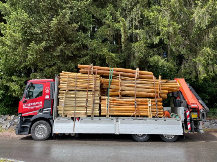 Robinienholz Transport