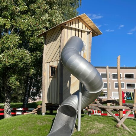 Spielturm mit Rutsche "Huttwil"