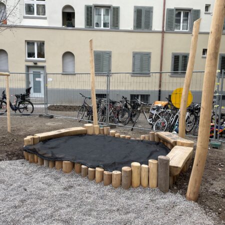 Sandkasten stehend