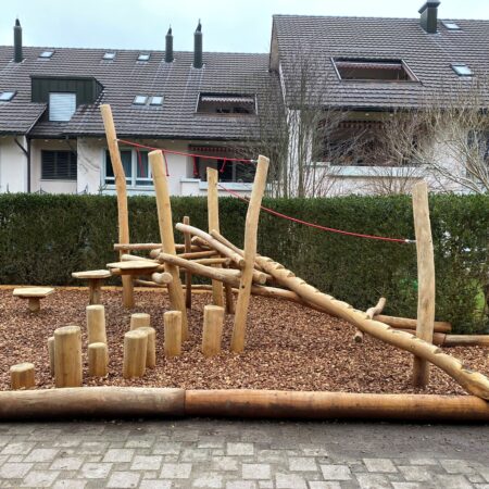 Kletterstruktur mit Balncierbalken Binz